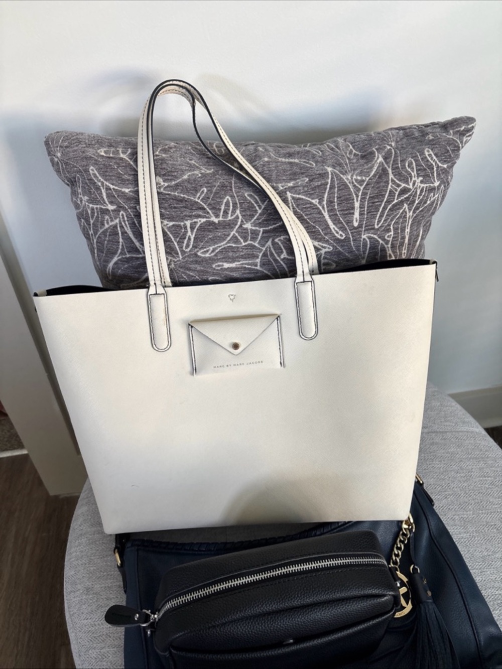 Marc By Marc Jacobs White Leather Shoulder To